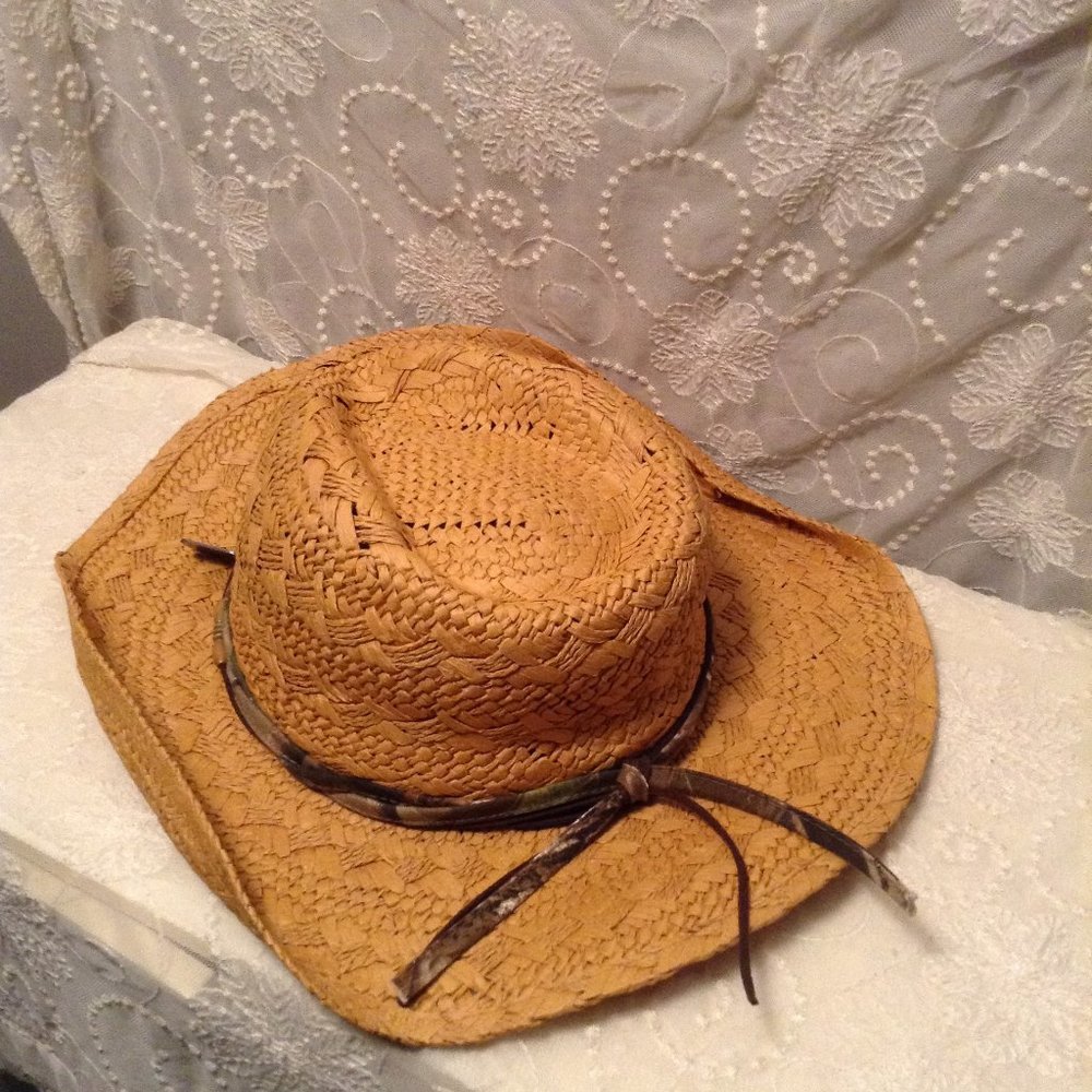 🌵Light brown straw cowboy hat🌵
